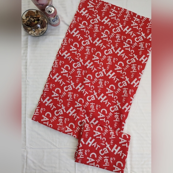 CURTAINS EUC CAT in the HAT        (a pair) - Picture 2 of 6